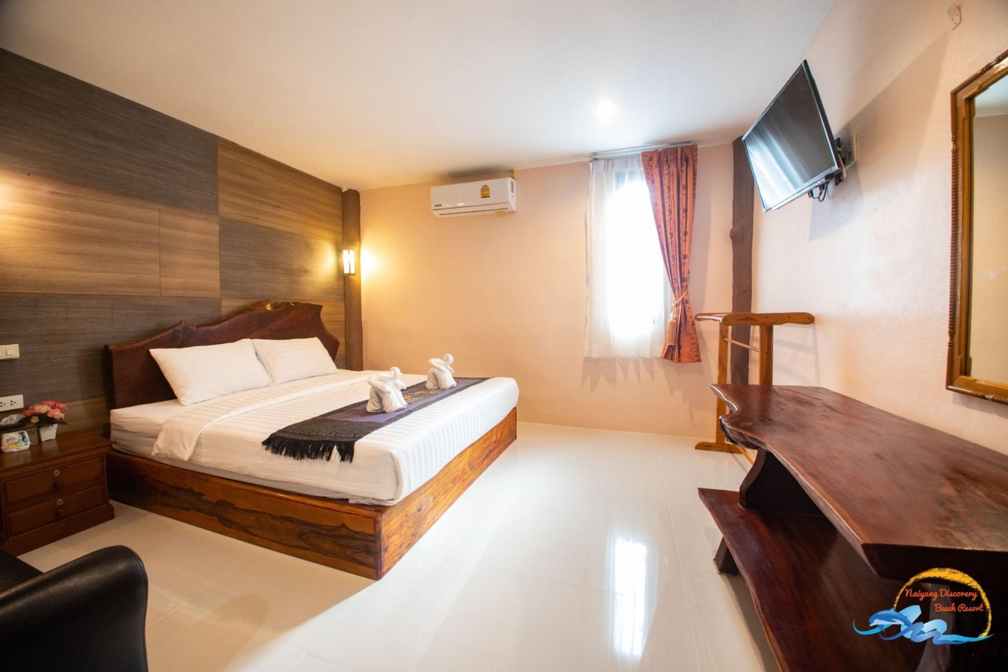 Naiyang Discovery Beach Resort SHA Nai Yang Beach Exterior foto