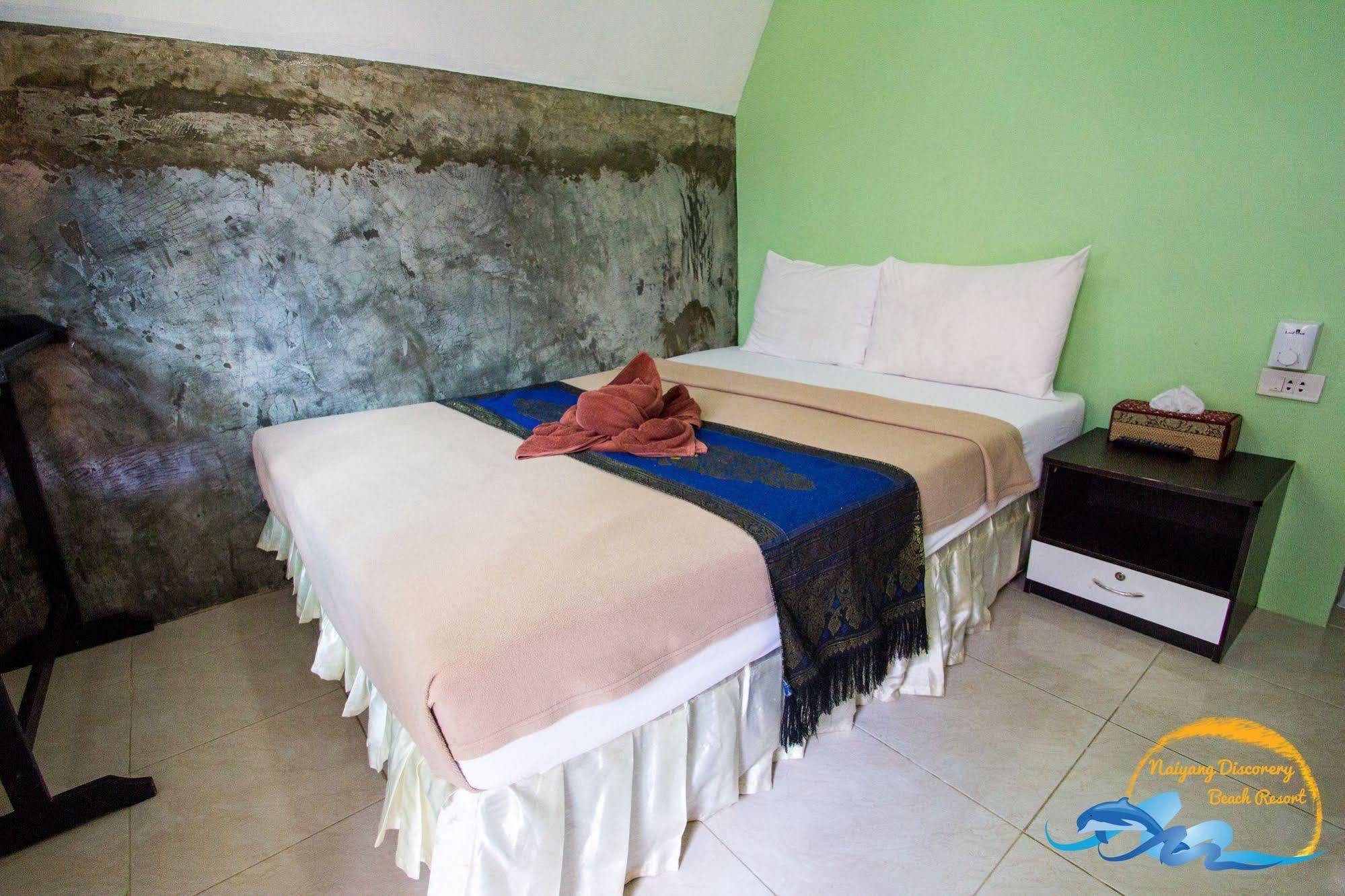 Naiyang Discovery Beach Resort SHA Nai Yang Beach Exterior foto